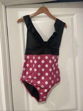 Torrid Disney one piece swimsuit bathing suit size 1x **has wear